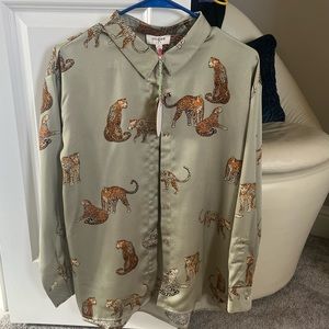 Umgee satin cheetah blouse